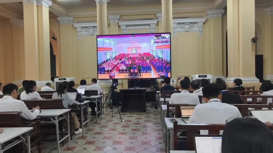 'Cô tiên từ thiện' Trúc Phương khai dùng ma túy vì buồn chuyện tình cảm 'Cô tiên từ thiện' Trúc Phương khai dùng ma túy vì buồn chuyện tình cảm