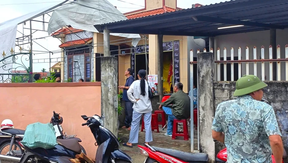 Công an bắt giữ người con trai sau khi mẹ tử vong, cha bị thương ngay trong nhà
