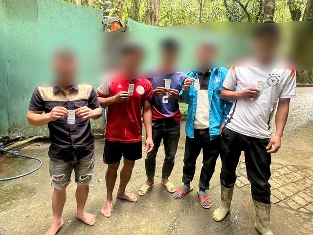 Công an bất ngờ kiểm tra 39 người tại các vườn sâm Ngọc Linh