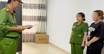 Công an Cà Mau bắt người mẹ đánh con ruột dẫn đến tử vong