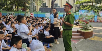 Công an cảnh báo nguy cơ tai nạn do 'độ chế' xe đạp điện