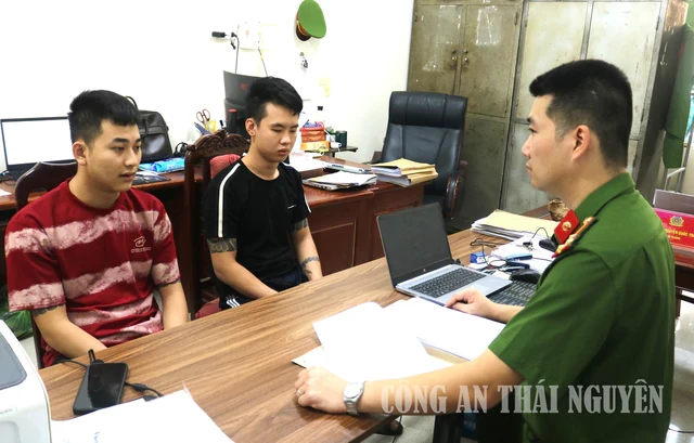 Công an đang điều tra các giao dịch chuyển tiền, nhận tiền của 40 tài khoản ngân hàng, dòng tiền 1.000 tỷ đồng Công an đang điều tra các giao dịch chuyển tiền, nhận tiền của 40 tài khoản ngân hàng, dòng tiền 1.000 tỷ đồng