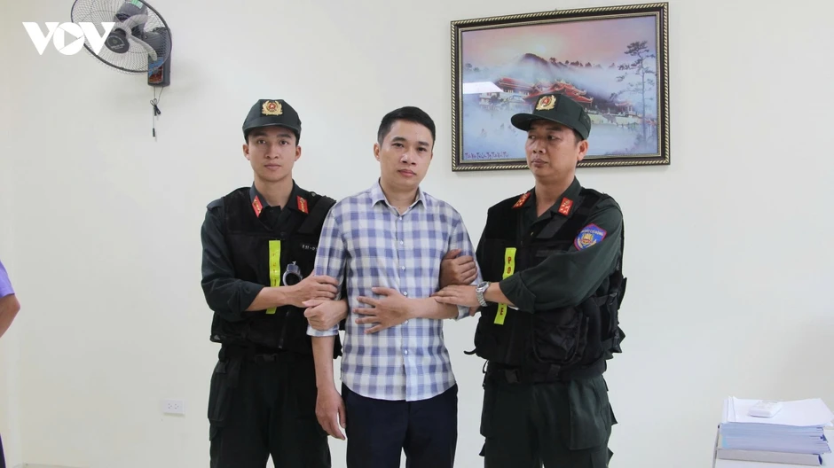 Công an Điện Biên khởi tố đối tượng lừa đảo “chạy việc” vào ngành y tế Công an Điện Biên khởi tố đối tượng lừa đảo “chạy việc” vào ngành y tế