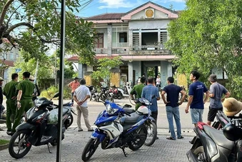 Công an điều tra vụ người đàn ông dùng dao đâm vợ cũ rồi tự tử