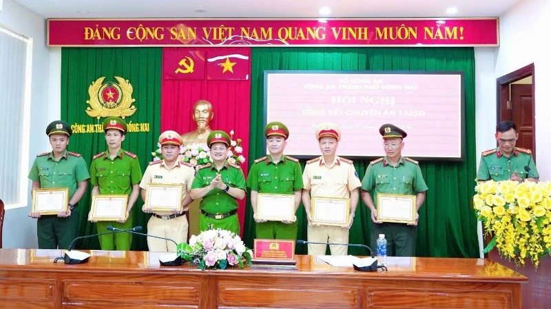 Công an Đồng Nai phá chuyên án mua bán dữ liệu cá nhân Công an Đồng Nai phá chuyên án mua bán dữ liệu cá nhân