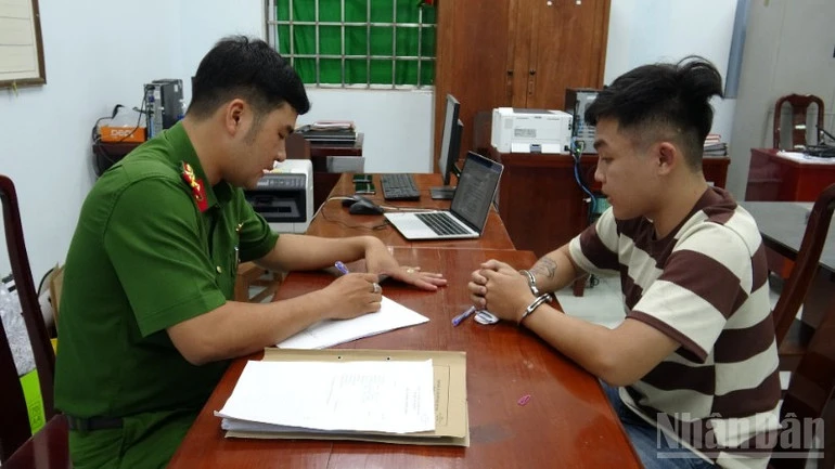 Công an Đồng Tháp đã bắt được các đối tượng trong vụ bắn người ở Tân Hương Công an Đồng Tháp đã bắt được các đối tượng trong vụ bắn người ở Tân Hương