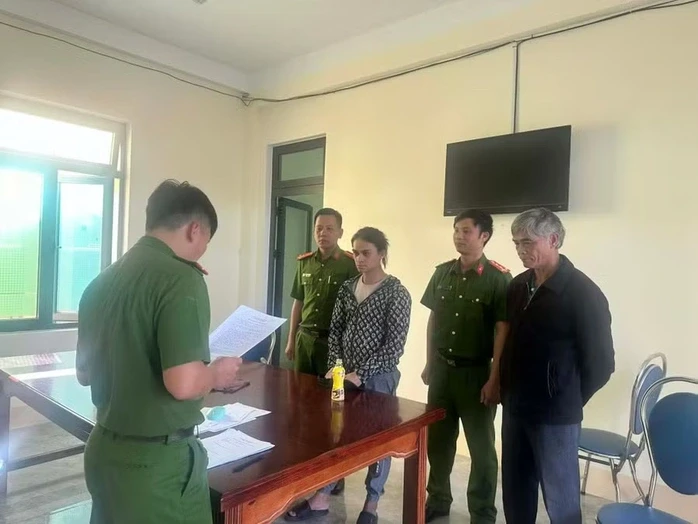 Công an Gia Lai truy tìm 3 con dao sau vụ hỗn chiến ở cây xăng trên Quốc lộ 14 Công an Gia Lai truy tìm 3 con dao sau vụ hỗn chiến ở cây xăng trên Quốc lộ 14