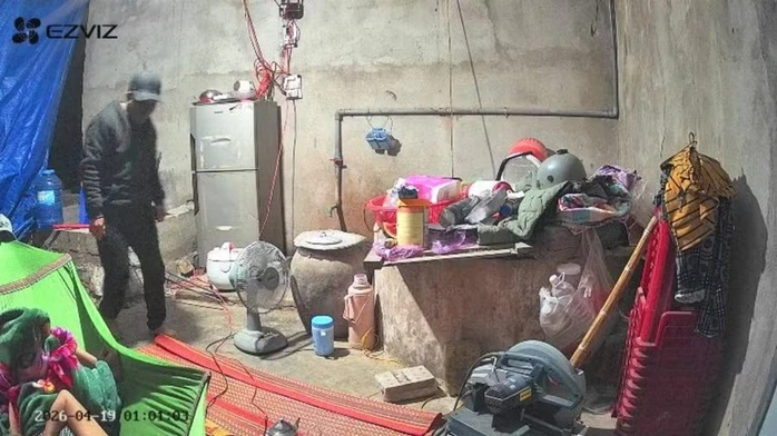 Công an Gia Lai truy tìm kẻ đột nhập nhà dân cướp vàng và điện thoại Công an Gia Lai truy tìm kẻ đột nhập nhà dân cướp vàng và điện thoại