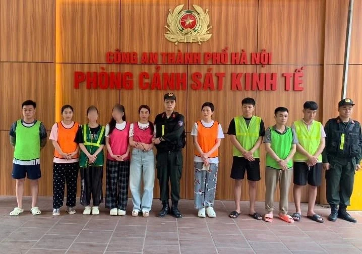 Công an Hà Nội khởi tố 9 bị can mua, bán trái phép tài khoản ngân hàng Công an Hà Nội khởi tố 9 bị can mua, bán trái phép tài khoản ngân hàng