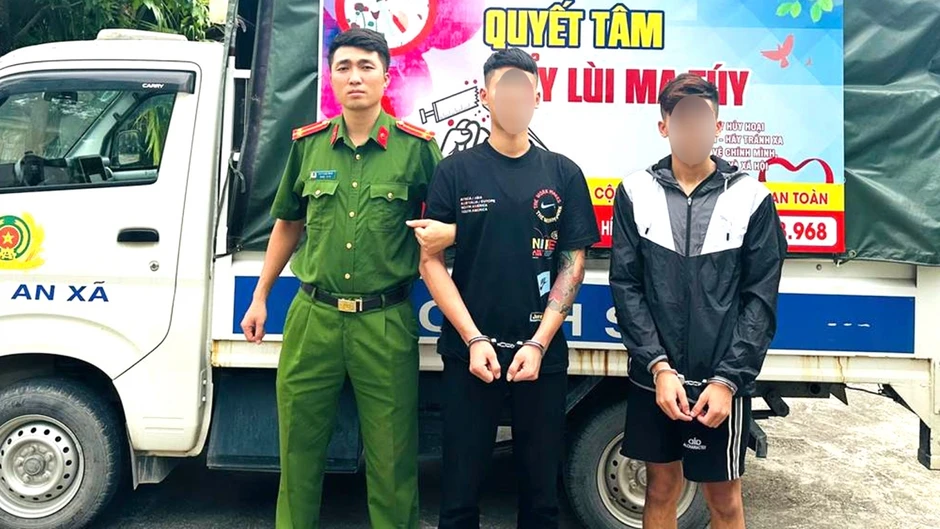 Công an Hà Nội liên tiếp triệt phá nhiều vụ ma túy, bắt nhiều đối tượng Công an Hà Nội liên tiếp triệt phá nhiều vụ ma túy, bắt nhiều đối tượng