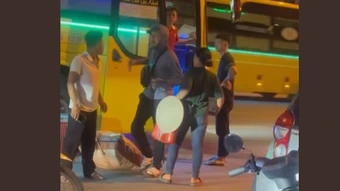 Công an Hà Nội nhanh chóng bắt giữ đối tượng dùng dao đe dọa người dân tại bến chờ xe buýt