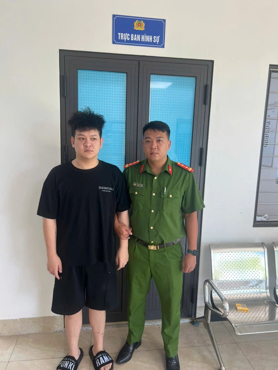 Công an Hưng Yên bắt 2 đối tượng truy nã người Trung Quốc Công an Hưng Yên bắt 2 đối tượng truy nã người Trung Quốc