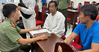 Công an Khánh Hòa tiếp nhận 2 công dân bị Mỹ trục xuất về nước