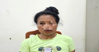 Công an kiểm tra lúc 20 giờ, bắt giữ Quàng Thị Phủ 62 tuổi