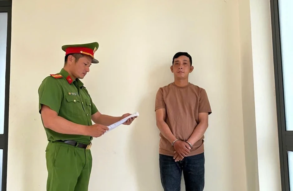 Công an Lâm Đồng tìm bị hại vụ cựu nhân viên ngân hàng lừa đảo 1,7 tỉ đồng Công an Lâm Đồng tìm bị hại vụ cựu nhân viên ngân hàng lừa đảo 1,7 tỉ đồng