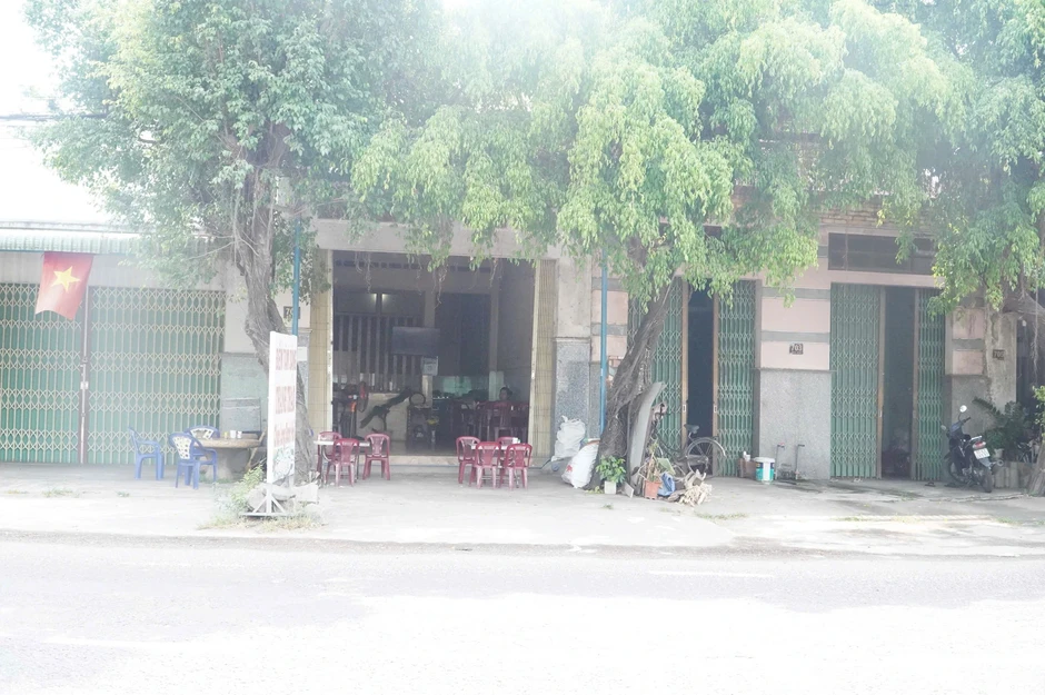 Công an làm việc với người đàn ông hành hung phụ nữ ở Quy Nhơn Công an làm việc với người đàn ông hành hung phụ nữ ở Quy Nhơn