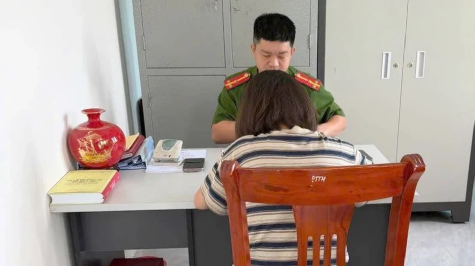 Công an làm việc với người đăng thông tin sai về du lịch biển Cửa Lò Công an làm việc với người đăng thông tin sai về du lịch biển Cửa Lò