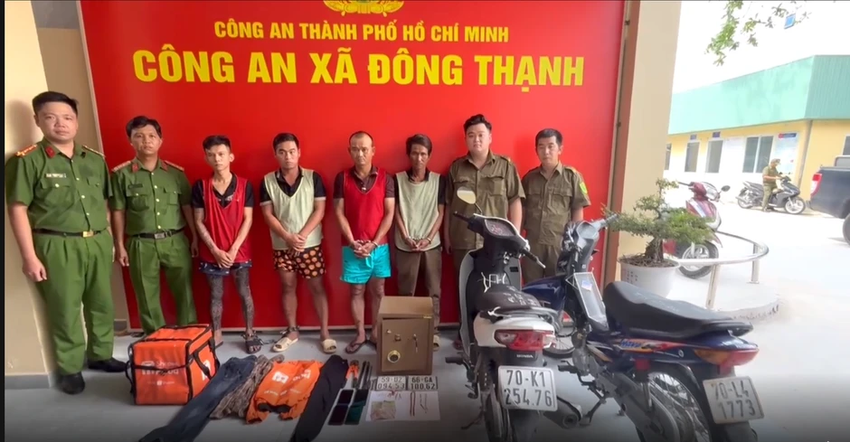 Công an lặn tìm két sắt dưới kênh, triệt phá băng trộm cắp ở TPHCM