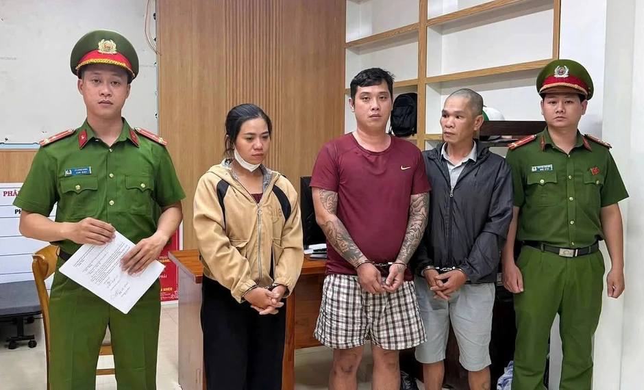 Công an mật phục, phá nhóm trộm xe máy chuyên ra tay ban đêm ở Đà Nẵng Công an mật phục, phá nhóm trộm xe máy chuyên ra tay ban đêm ở Đà Nẵng