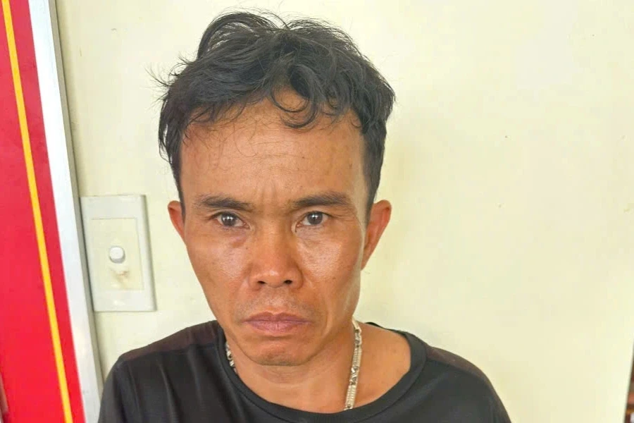 Công an mật phục xuyên đêm bắt "cẩu tặc" Công an mật phục xuyên đêm bắt "cẩu tặc"