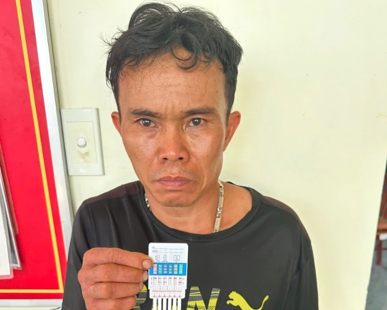 Công an mật phục xuyên đêm, tóm gọn đối tượng trộm chó Công an mật phục xuyên đêm, tóm gọn đối tượng trộm chó