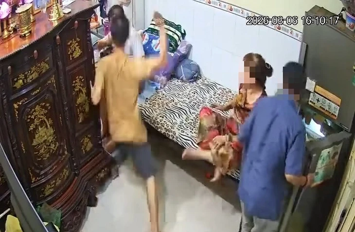 Công an mời thanh niên bạo hành cậu ruột bị tai biến lên làm việc Công an mời thanh niên bạo hành cậu ruột bị tai biến lên làm việc