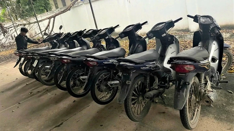 Công an Nghệ An bắt giữ nhóm đối tượng chuyên trộm cắp xe liên tỉnh Công an Nghệ An bắt giữ nhóm đối tượng chuyên trộm cắp xe liên tỉnh