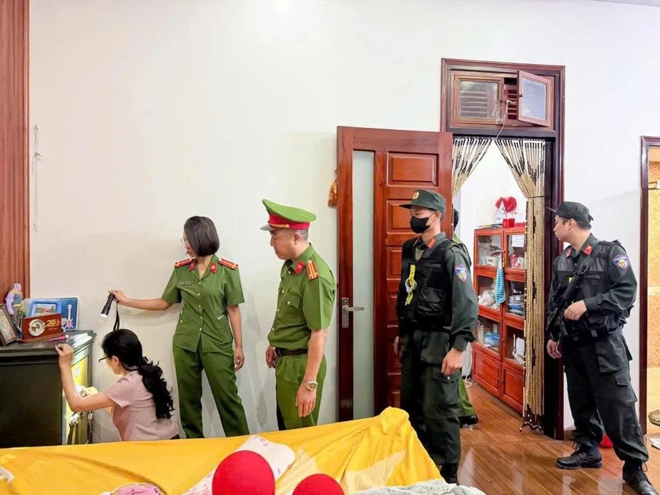 Công an Phú Thọ bắt nhiều giám đốc công ty, triệu tập hàng chục đối tượng Công an Phú Thọ bắt nhiều giám đốc công ty, triệu tập hàng chục đối tượng