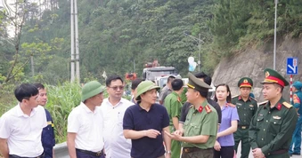 Công an Phú Thọ thông tin vụ xe khách chở 29 người bị lật ở Tam Đảo