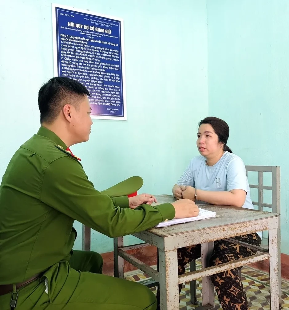 Công an Thanh Hóa công bố kết quả giám định kim cương vụ buôn lậu xuyên quốc gia