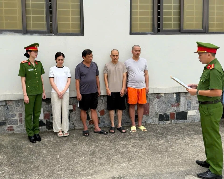 Công an Thanh Hóa thu giữ thêm 354 viên kim cương trong vụ án buôn lậu