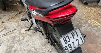 Công an tìm chủ sở hữu xe máy trong vụ án ma túy ở phường Phú Thọ Hoà
