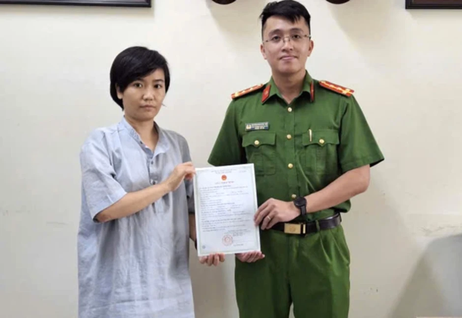 Công an tìm lại danh phận cho đứa trẻ không tên Công an tìm lại danh phận cho đứa trẻ không tên
