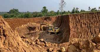 Công an tỉnh Đắk Lắk điều tra vụ múc đất nông nghiệp đem bán