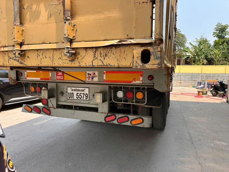 Công an tỉnh Quảng Trị bắt xe tải gia cố gầm chở dầu diesel qua biên giới Công an tỉnh Quảng Trị bắt xe tải gia cố gầm chở dầu diesel qua biên giới