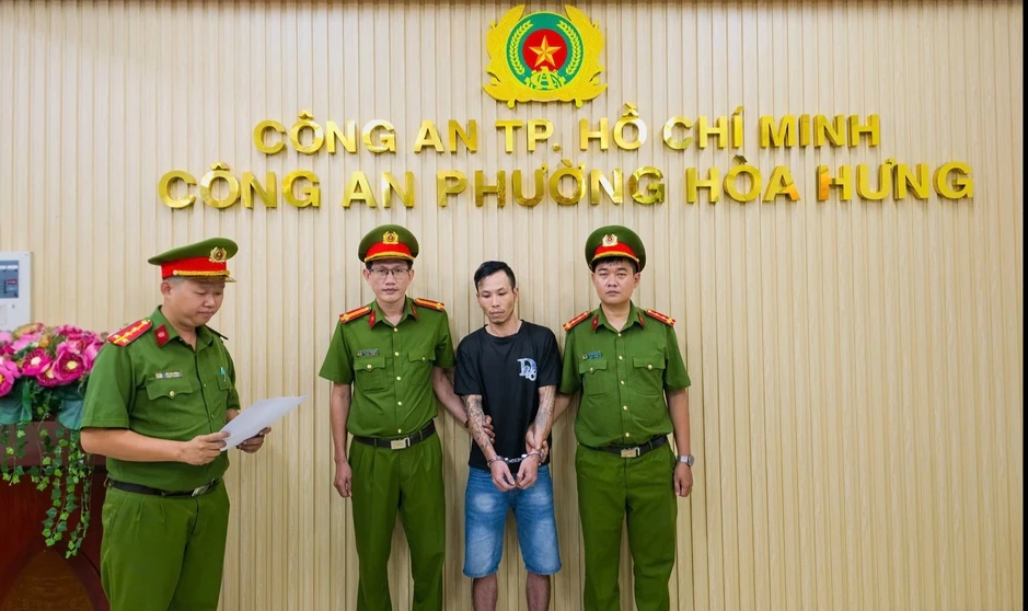 Công an TP.HCM bắt khẩn cấp nhân viên quán ốc sau vụ hành hung nam shipper