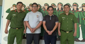 Công an TP.HCM bắt nhóm dùng giấy tờ giả thuê ô tô tự lái mang đi cầm