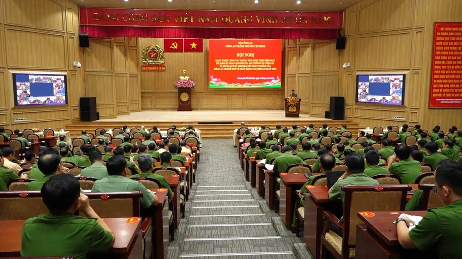 Công an TP.HCM mở cao điểm 45 ngày đêm tổng tấn công tội phạm Công an TP.HCM mở cao điểm 45 ngày đêm tổng tấn công tội phạm