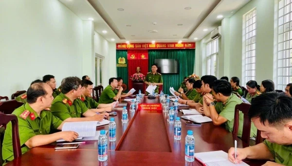 Công an TP.HCM mở cao điểm 45 ngày đêm tổng tấn công tội phạm Công an TP.HCM mở cao điểm 45 ngày đêm tổng tấn công tội phạm