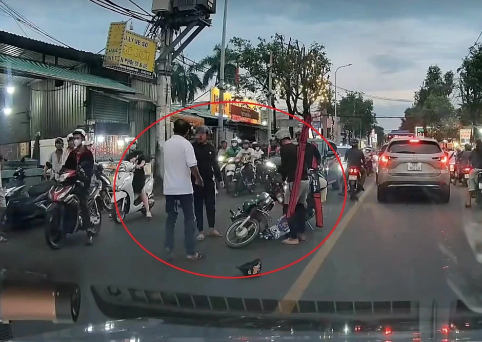 Công an TPHCM tập trung xử lý các đối tượng sử dụng bạo lực nơi công cộng Công an TPHCM tập trung xử lý các đối tượng sử dụng bạo lực nơi công cộng
