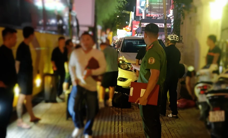 Công an TP.HCM tiếp nhận, hỗ trợ 33 công dân bị Hoa Kỳ trục xuất về nước Công an TP.HCM tiếp nhận, hỗ trợ 33 công dân bị Hoa Kỳ trục xuất về nước