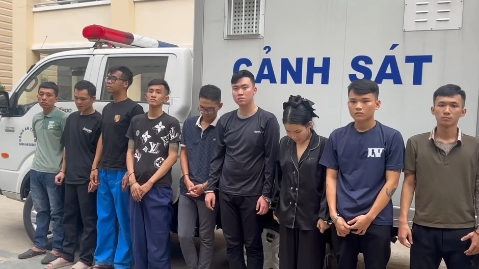 Công an TPHCM tiếp tục bóc gỡ đường dây sản xuất Pod Chill chứa ma túy quy mô cực lớn Công an TPHCM tiếp tục bóc gỡ đường dây sản xuất Pod Chill chứa ma túy quy mô cực lớn