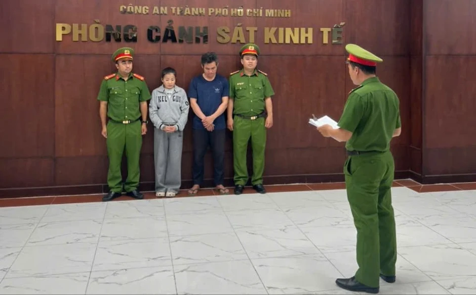 Công an TP.HCM triệt phá đường dây sản xuất hơn 4 tấn bột ngọt giả Công an TP.HCM triệt phá đường dây sản xuất hơn 4 tấn bột ngọt giả