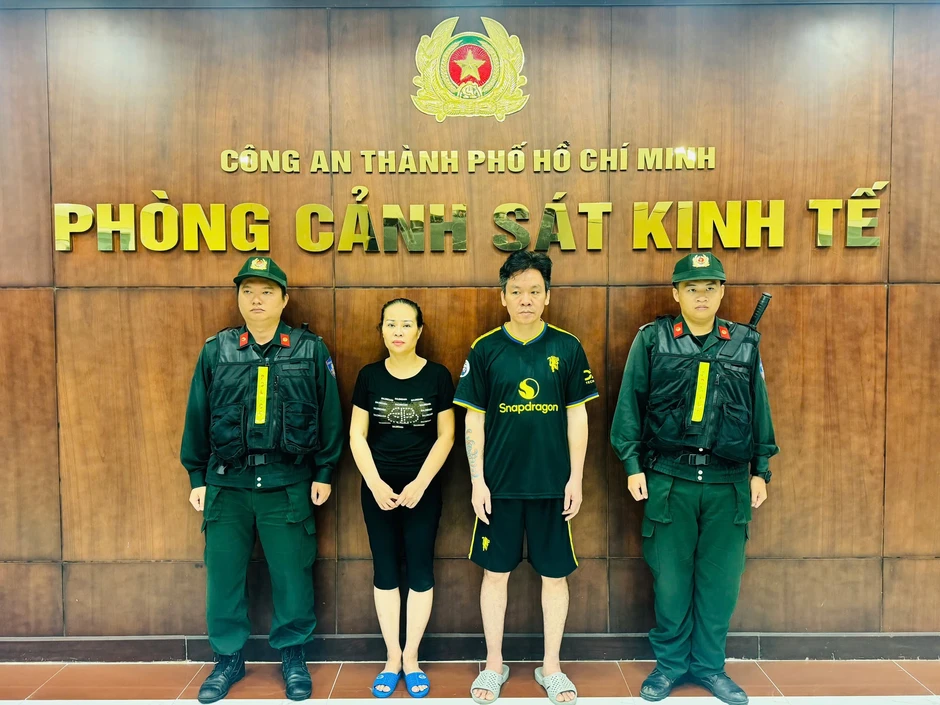Công an TP.HCM xóa đường dây buôn lậu vàng 'khủng' từ Campuchia Công an TP.HCM xóa đường dây buôn lậu vàng 'khủng' từ Campuchia