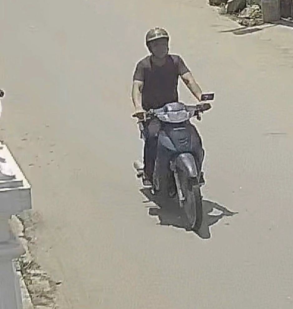 Công an truy tìm khẩn cấp đôi nam nữ liên quan vụ cướp giật ở tiệm vàng Công an truy tìm khẩn cấp đôi nam nữ liên quan vụ cướp giật ở tiệm vàng