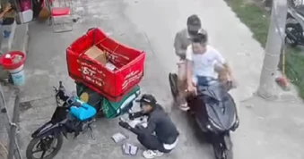Công an vào cuộc vụ shipper bị một thanh niên đạp vào người