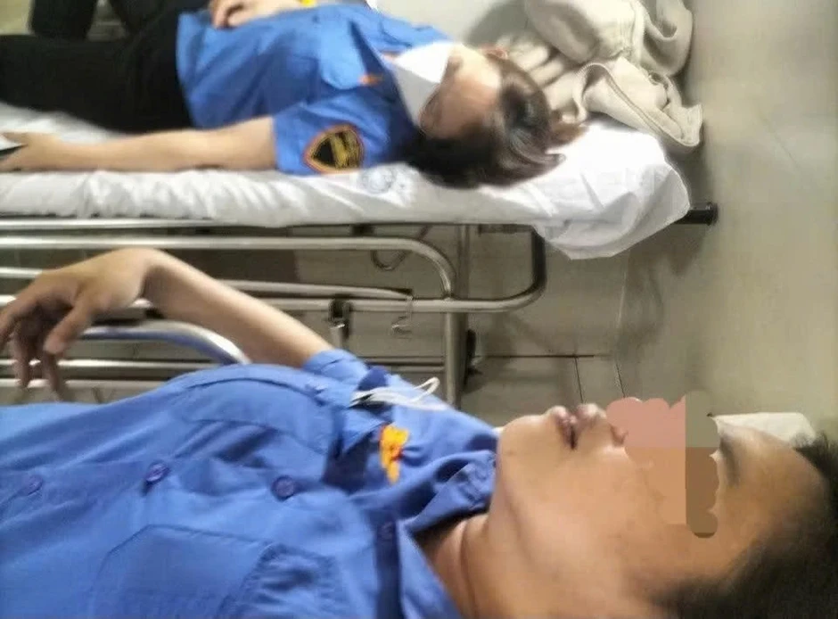 Công an vào cuộc vụ vượt gác chắn hành hung 2 nhân viên đường sắt Công an vào cuộc vụ vượt gác chắn hành hung 2 nhân viên đường sắt