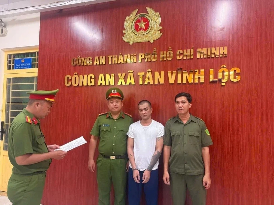Công an xã Tân Vĩnh Lộc khởi tố 13 người về tội sử dụng trái phép chất ma túy Công an xã Tân Vĩnh Lộc khởi tố 13 người về tội sử dụng trái phép chất ma túy