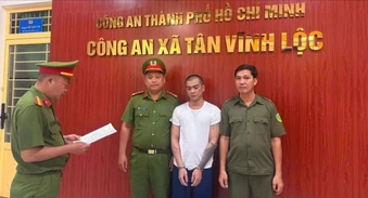 Công an xã Tân Vĩnh Lộc khởi tố 13 người về tội sử dụng trái phép chất ma túy