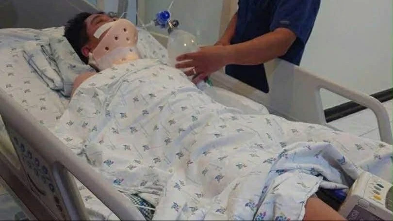 Công an xác minh vụ nam sinh lớp 8 nhập viện Công an xác minh vụ nam sinh lớp 8 nhập viện